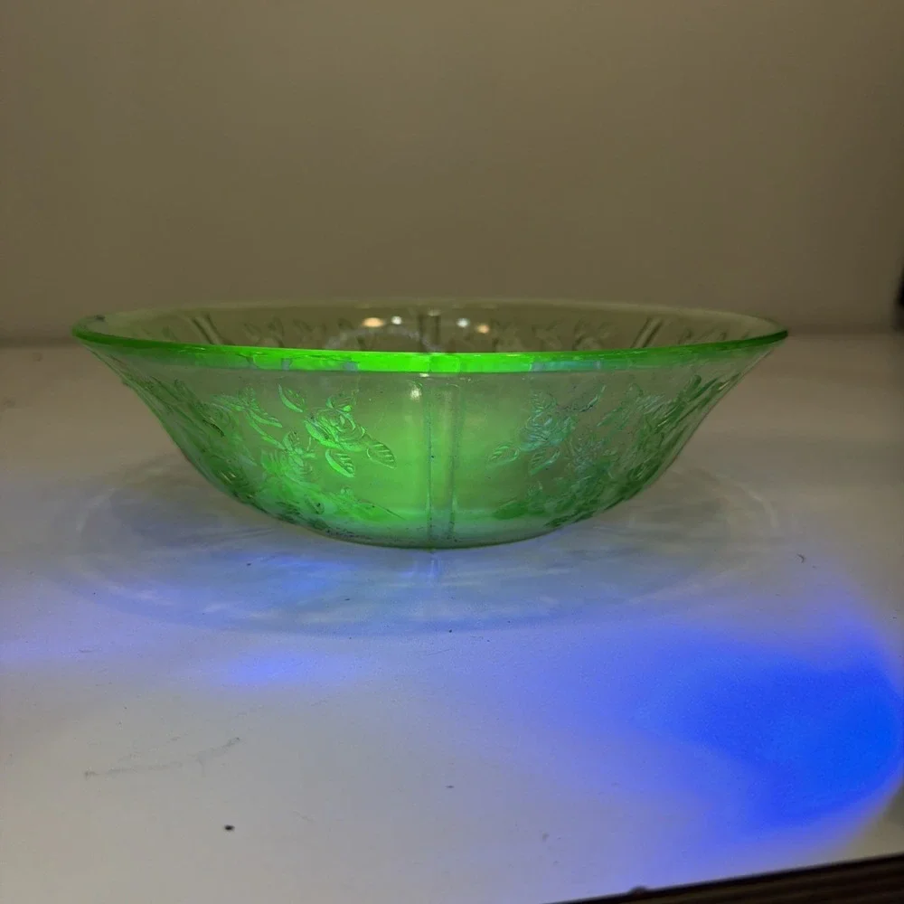 Glowing Green Vaseline Glass 10